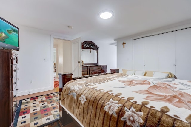 bedroom featuring a closet