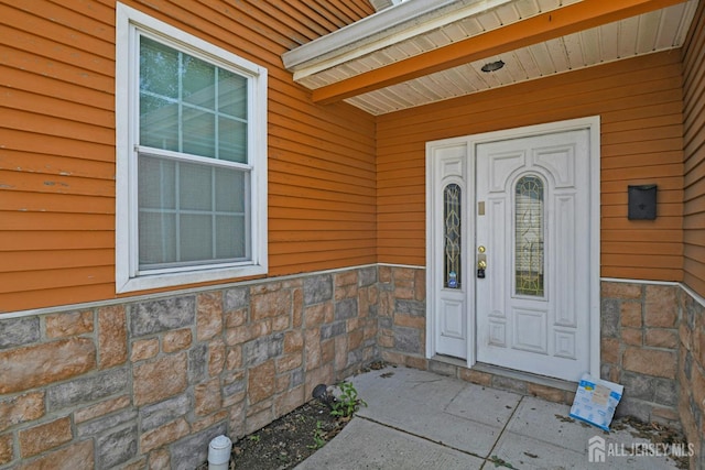 385 Shoreland Cir, Old Bridge, NJ 08879 - entrance to property with stone siding