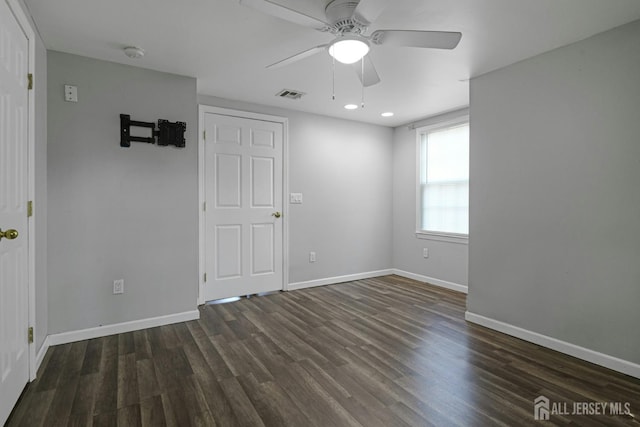 385 Shoreland Cir, Old Bridge, NJ 08879 - spare room featuring a ceiling fan, dark wood-style flooring, a smoke detector, and recessed lighting