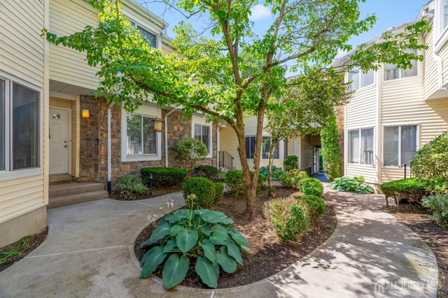 1103 Schmidt Ln, North Brunswick, NJ 08902 - view of yard