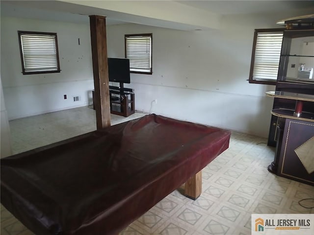 148 Dutton St, Franklin, NJ 08873 - recreation room featuring light flooring and pool table