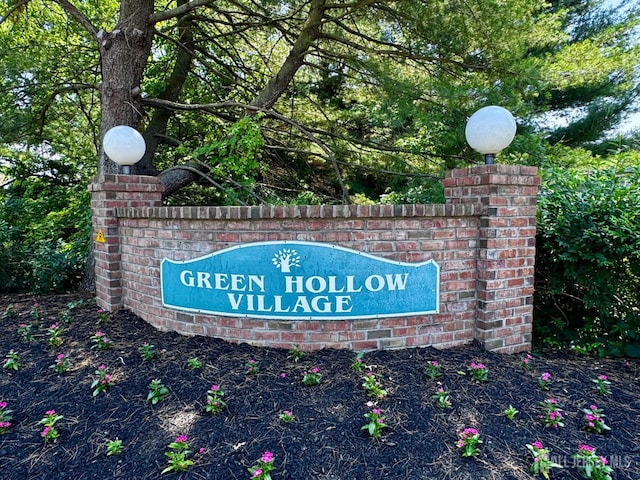 311 Green Hollow Dr, Iselin, NJ 08830 - photo 1