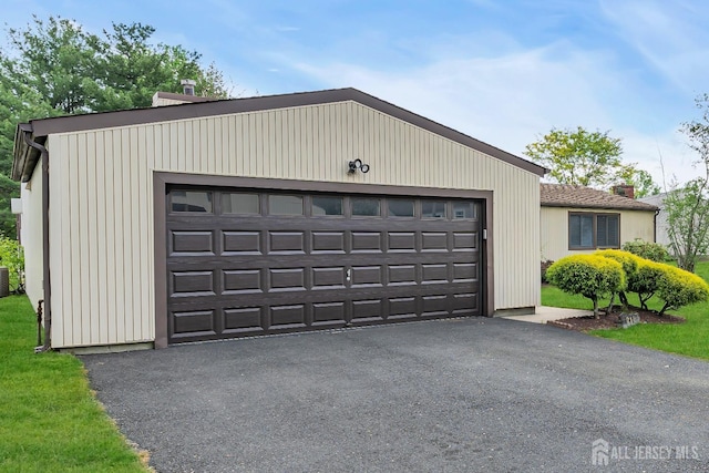 218 Community Cir, Old Bridge, NJ 08857 - garage featuring cooling unit