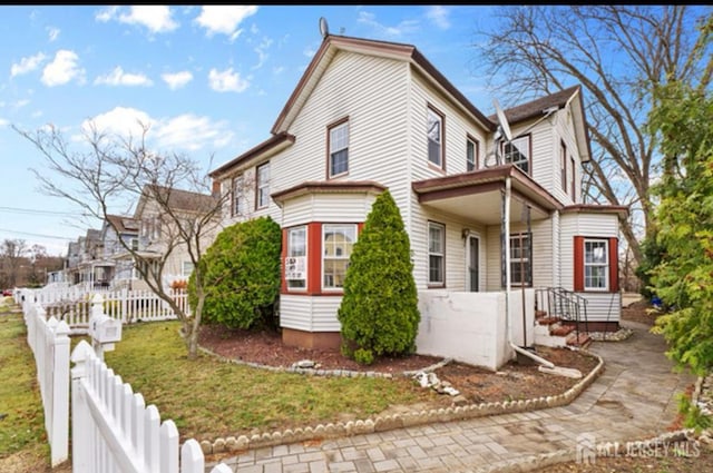 5 Warren St, Jamesburg, NJ 08831 - view of side of home