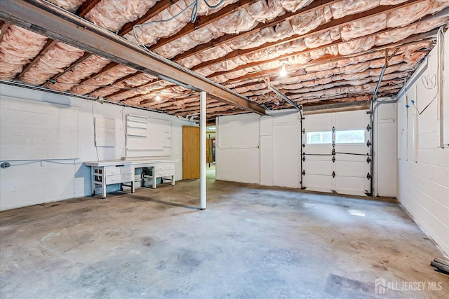 730 Old Post Rd, Edison, NJ 08817 - view of garage
