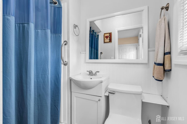 14 E Shirley Ave, Colonia, NJ 07067 - full bath with vanity and a shower with shower curtain