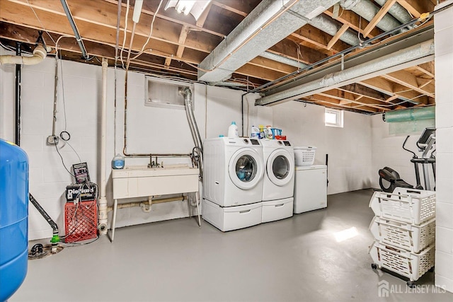 27 Vermont Ave, Franklin, NJ 08823 - laundry area with independent washer and dryer