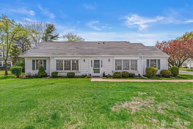 714 Victoria Ct Unit B, Monroe, NJ 08831 - view of front facade featuring a front yard and a shingled roof