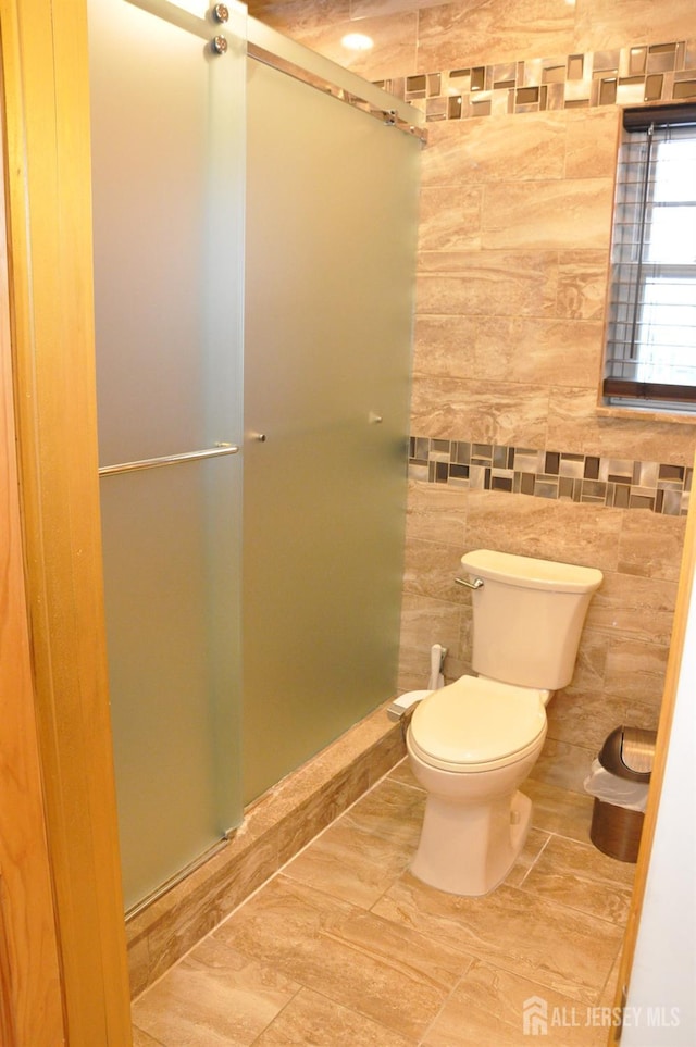195-195 Wachung Ter, Scotch Plains, NJ 07076 - full bath with a stall shower and toilet