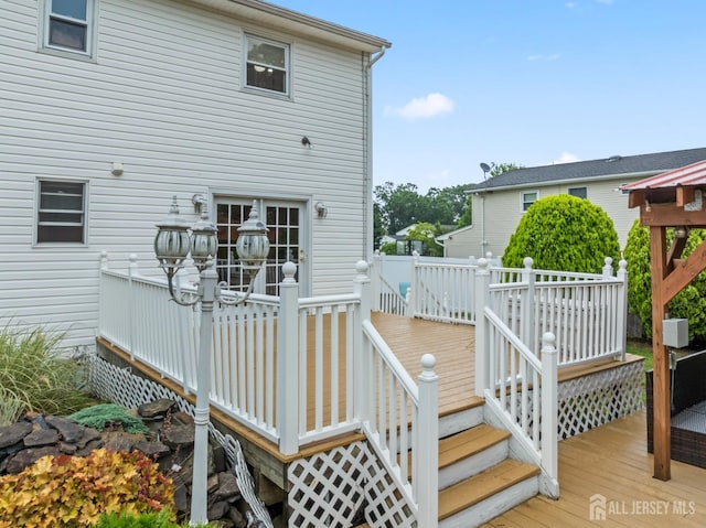 16 London Dr, East Brunswick, NJ 08816 - view of wooden terrace