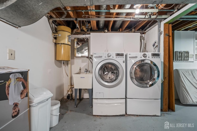 16 London Dr, East Brunswick, NJ 08816 - laundry area featuring washer and dryer