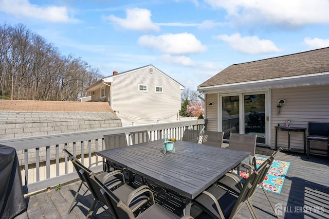 26 Venus Rd, Old Bridge, NJ 08879 - deck with outdoor dining area