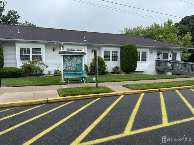 13 Ohio Ct Unit 13, Middlesex, NJ 07747 - view of front of property with a front yard