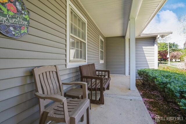 28 Thrush Dr, East Brunswick, NJ 08816 - view of porch
