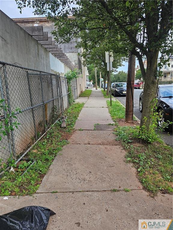 34 Lee Ave, New Brunswick, NJ 08901 - photo 3