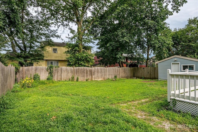 74 Hazelwood Ave, Metuchen, NJ 08840 - view of yard featuring an outdoor structure
