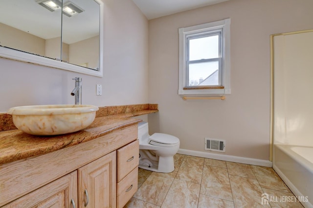 full bathroom with visible vents, toilet, vanity, and baseboards