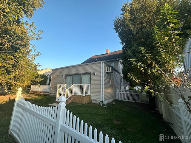 view of front of house with a front yard