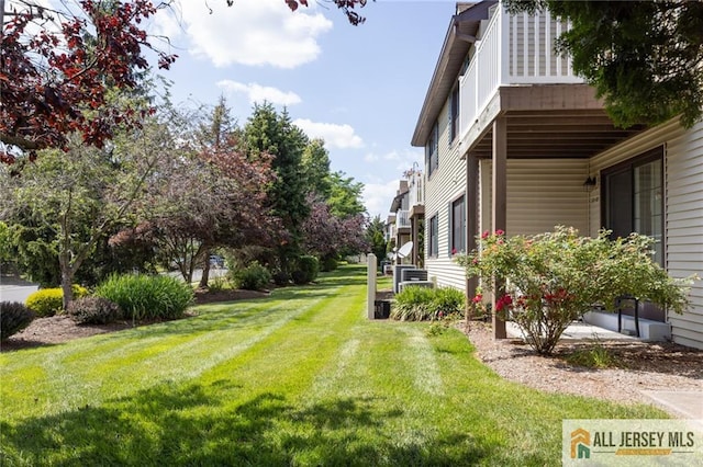 50 Prospect St Unit 09, Metuchen, NJ 08840 - view of grassy yard