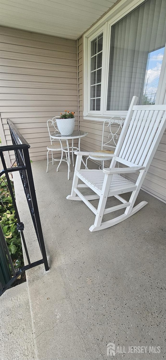 789 Barry Ave, Perth Amboy, NJ 08861 - view of balcony