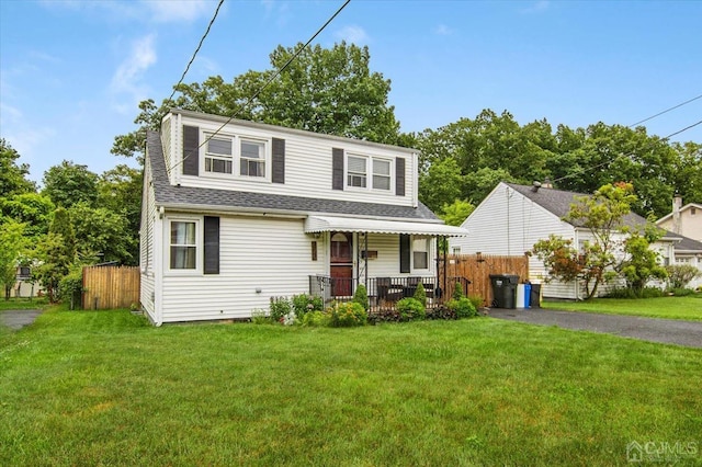 view of front of house with a front lawn