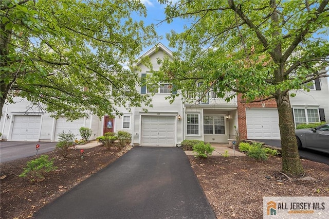 202 Canterbury Way S, Brunswick, NJ 08540 - view of property with driveway