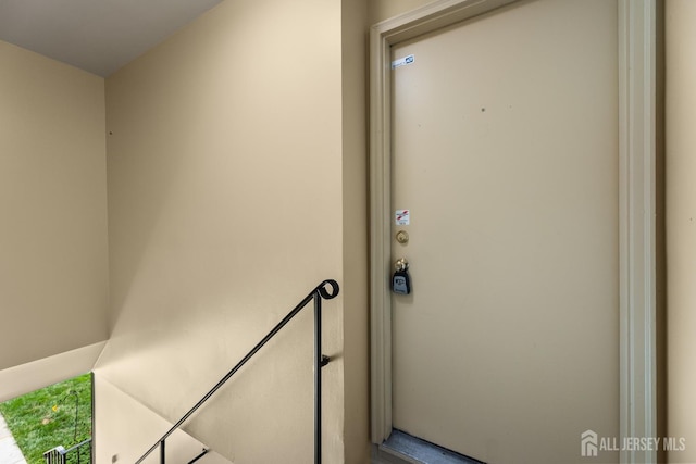 1004 Cricket Ln, Woodbridge Proper, NJ 07095 - doorway to property