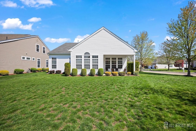 1 Jester Ct, Monroe, NJ 08831 - back of property with a lawn