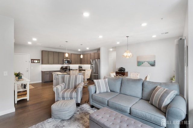 635 Lorhan Dr, Piscataway, NJ 08854 - photo 13