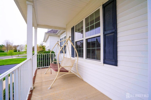 4 Cottonwood Ct, Plainsboro, NJ 08536 - view of covered porch