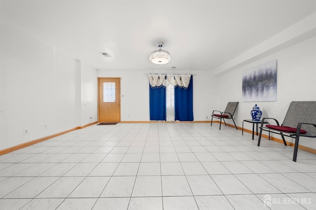 47 Florida St, Elizabeth, NJ 07206 - sitting room featuring baseboards