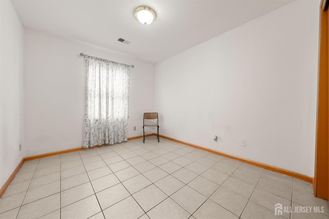47 Florida St, Elizabeth, NJ 07206 - unfurnished room with baseboards