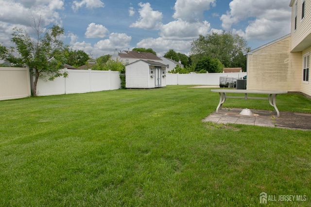 71 S Sagamore Ave, Edison, NJ 08820 - view of yard featuring central air condition unit