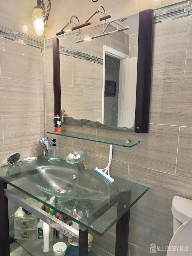 10 Van Buren Ave, Carteret, NJ 07008 - half bath featuring toilet