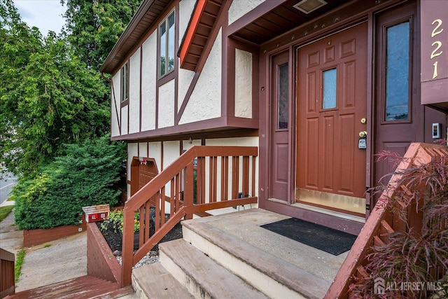 221 S Pine Ave S, South Amboy, NJ 08879 - entrance to property featuring stucco siding