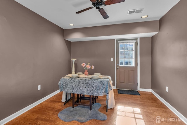 entrance foyer with ceiling fan, recessed lighting, wood finished floors, visible vents, and baseboards