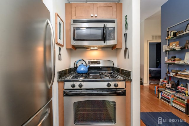 187 Wayne St Unit 205C, Jersey City, NJ 07302 - photo 9