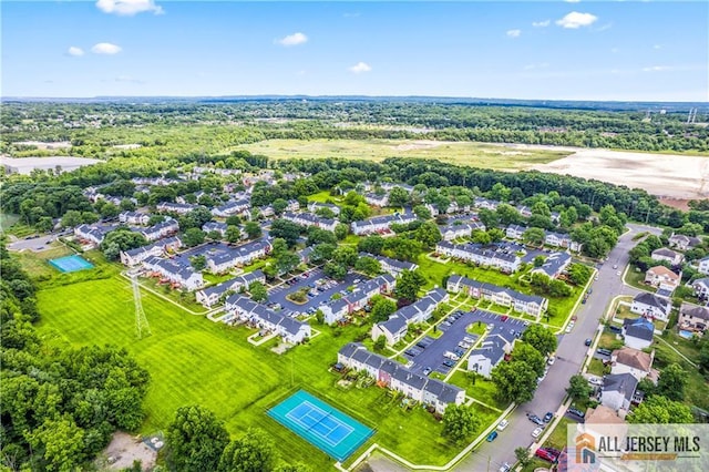 20 Karwatt Ct, Sayreville, NJ 08872 - drone / aerial view
