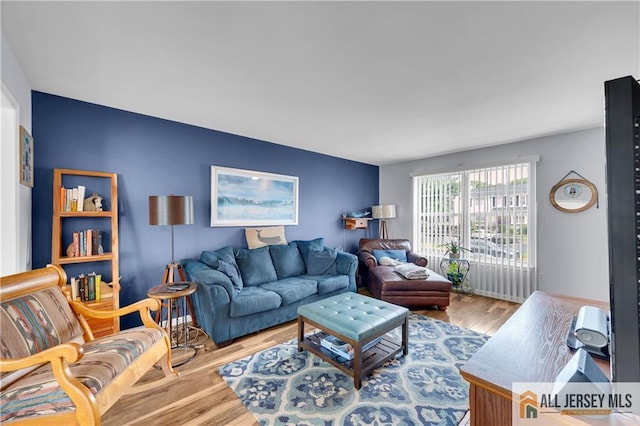20 Karwatt Ct, Sayreville, NJ 08872 - living area with wood finished floors