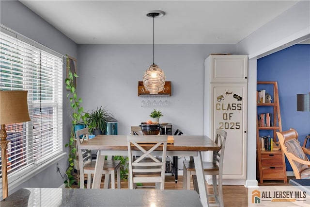 20 Karwatt Ct, Sayreville, NJ 08872 - dining area featuring wood finished floors