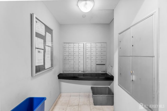 20 Livingston Ave Unit 905, New Brunswick, NJ 08901 - bathroom with mail area and baseboards