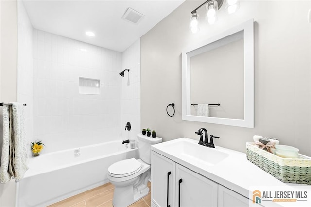 442 Dahlia Plz Unit 442A, Monroe, NJ 08831 - full bath with vanity, shower / washtub combination, and wood finished floors