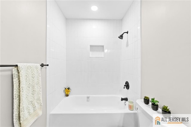 442 Dahlia Plz Unit 442A, Monroe, NJ 08831 - full bath featuring  shower combination and recessed lighting
