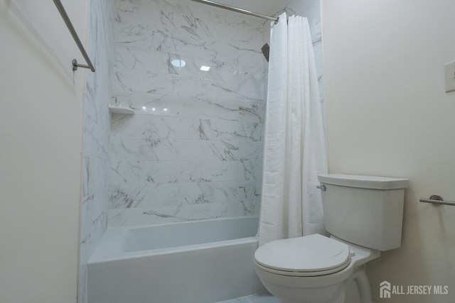 14 Carriage Pl, Edison, NJ 08820 - bathroom featuring toilet and shower / bath combo with shower curtain