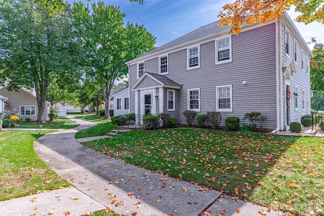 view of front of property with a front yard