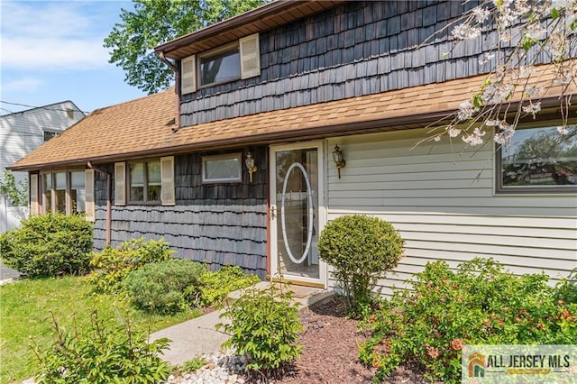 8 Farmbrook Dr, Old Bridge, NJ 08857 - view of front of home