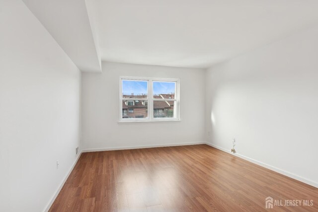 124 Beverly Hill Ter Unit J, Woodbridge Proper, NJ 07095 - photo 3