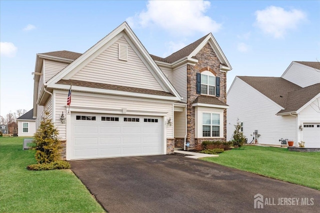 view of front of home featuring a front lawn