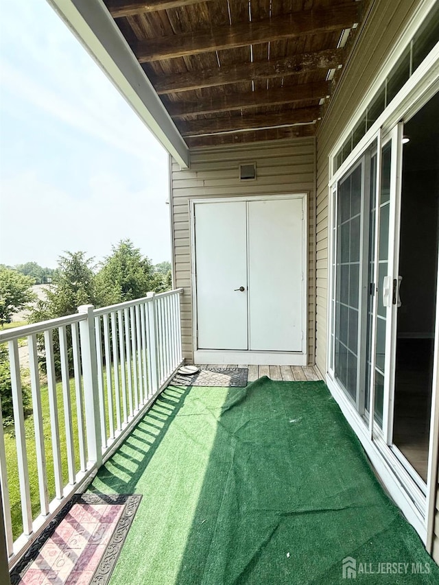 2024 Edward Stec Blvd, Edison, NJ 08837 - view of balcony