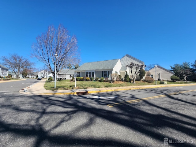 309-C Sharon Way, Monroe, NJ 08831 - ranch-style home with a front yard
